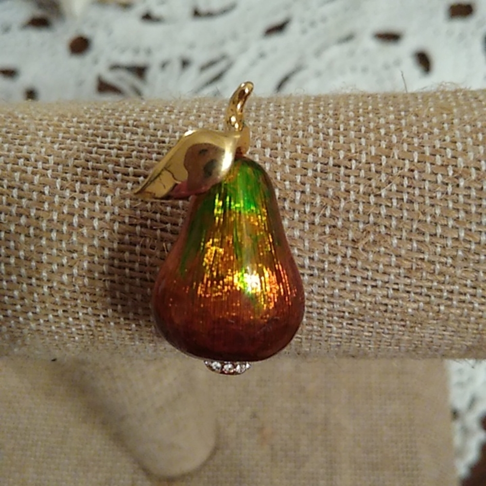 Vintage pear shaped brooch
